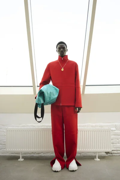 Look 13